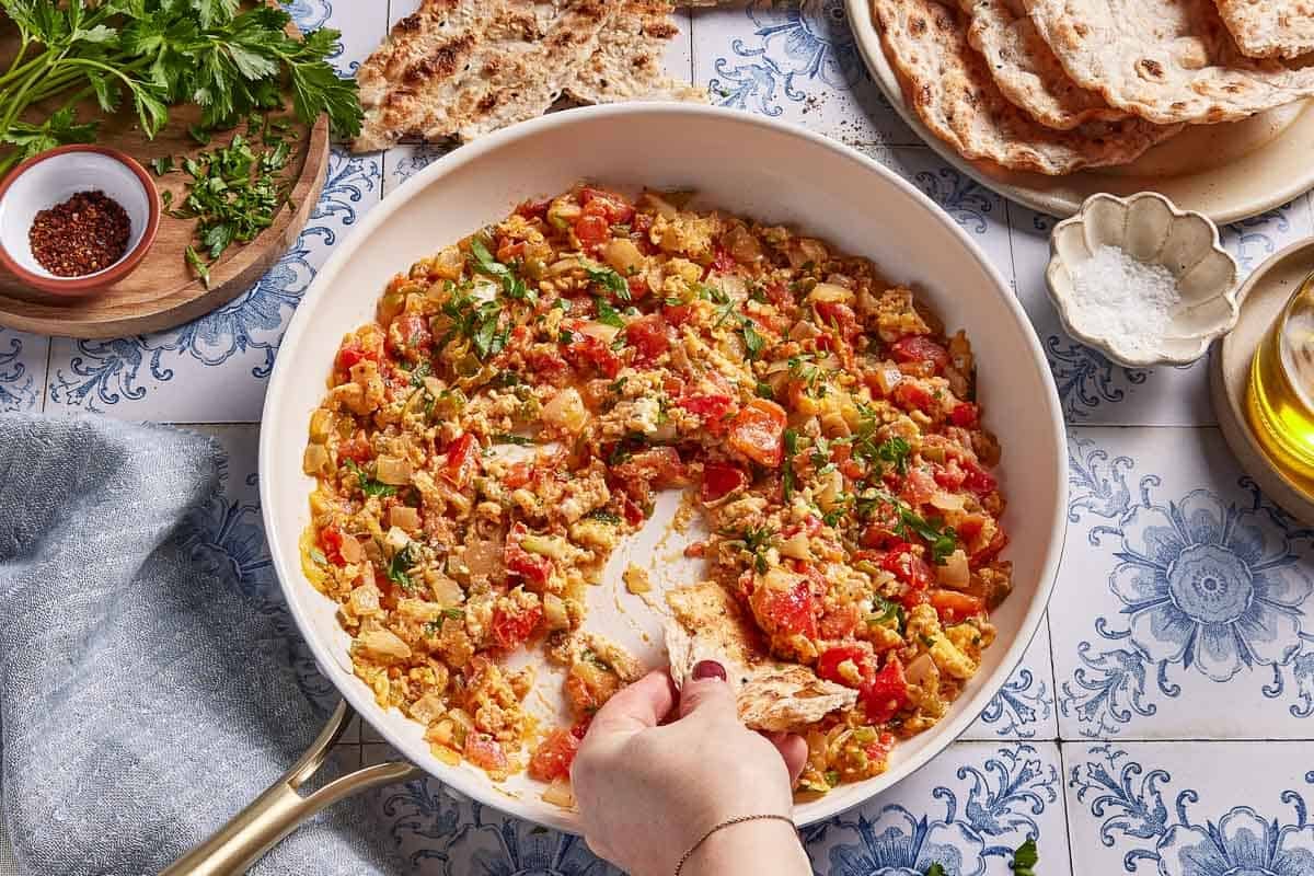 Turkish Menemen: The Ultimate Flavorful Egg & Tomato Scramble